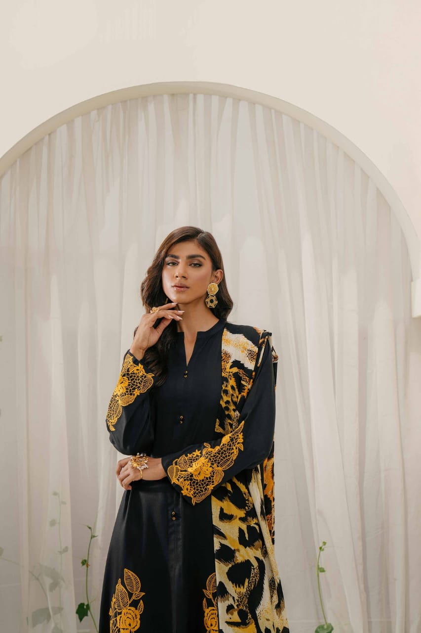 Nishat Embroidered 3PC Cambric Cotton Suit – NT 67 - Image 3