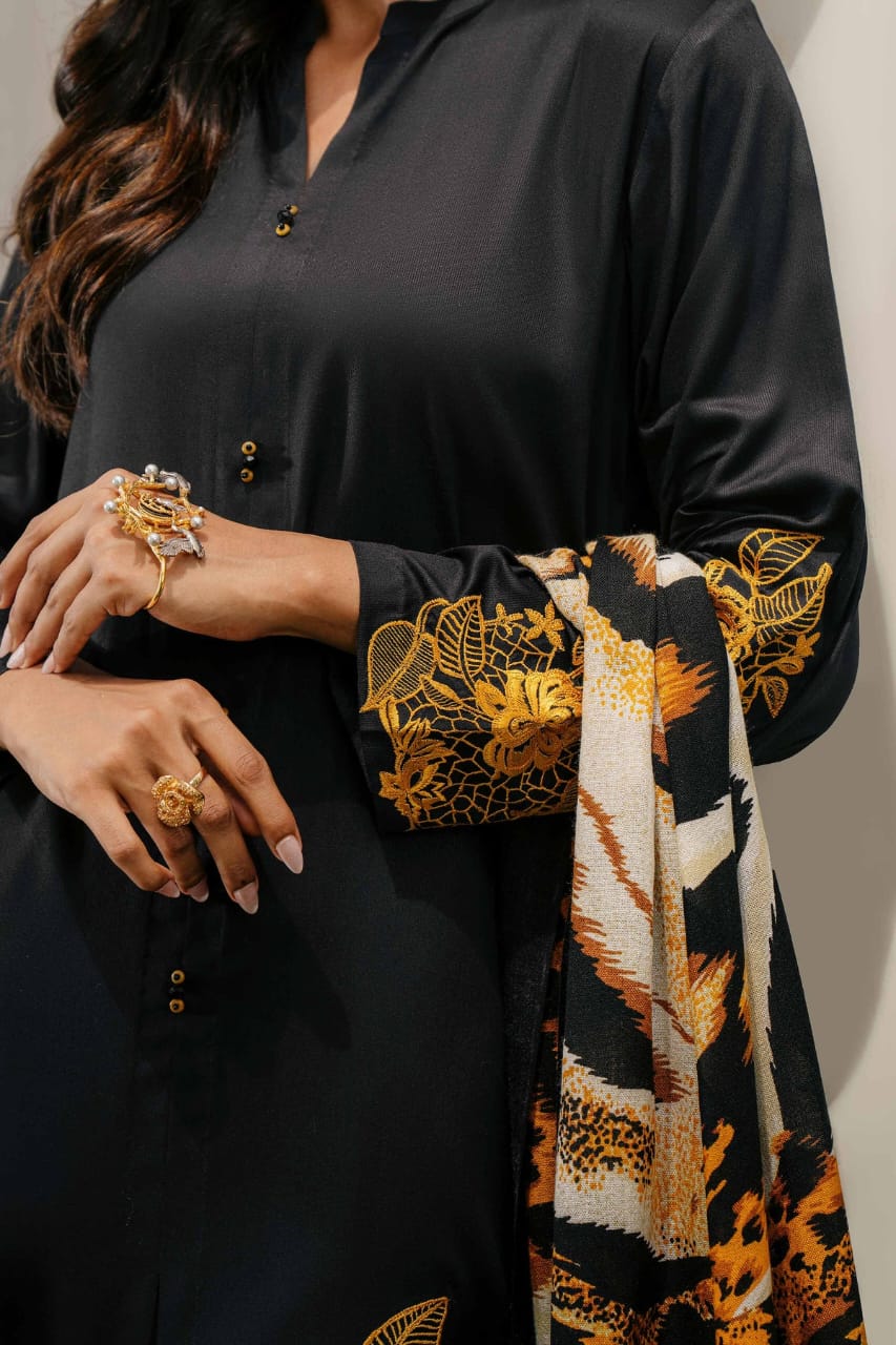 Nishat Embroidered 3PC Cambric Cotton Suit – NT 67 - Image 5